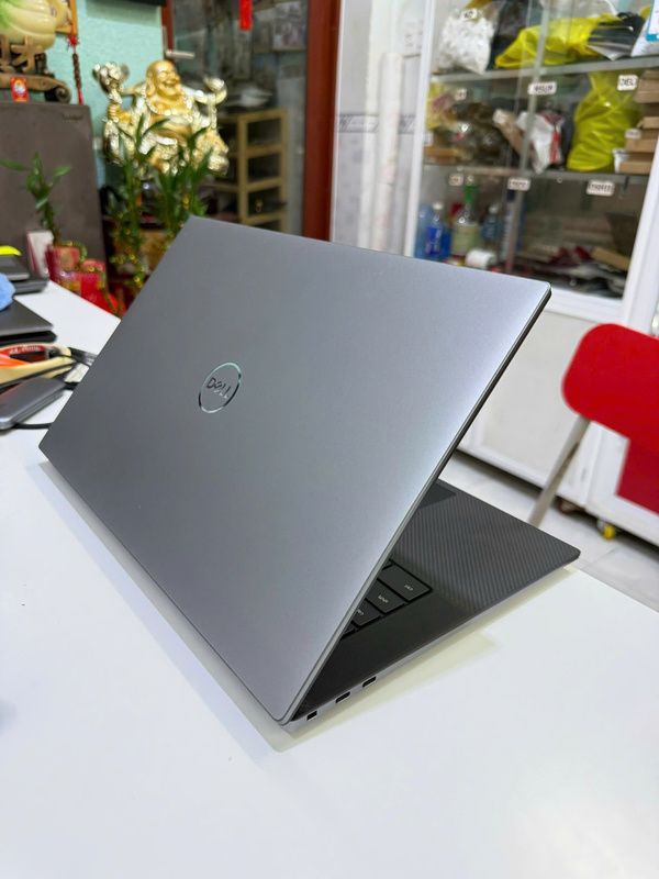 Dell Precision 5570 Mobile Workstation with 8GB Graphics Intel®? Core™? *i7 12800H vPro (24 MB Cache, 14 Core, 20 Logical Cores, 2.50 GHz to 5 GHz, 45 W)