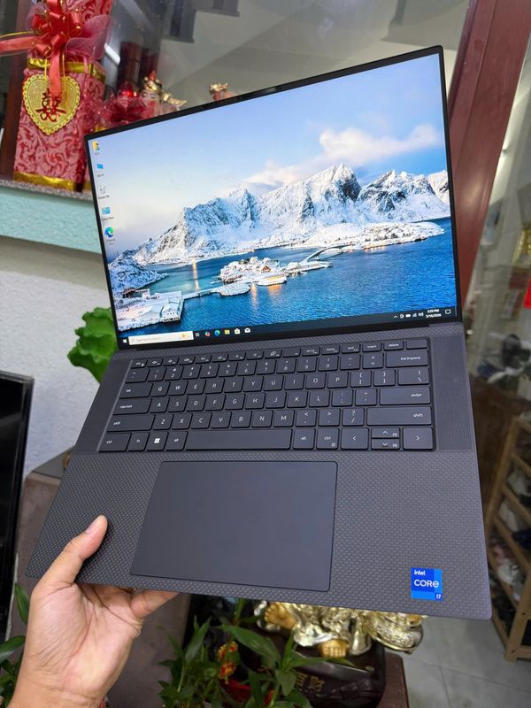 Dell Precision 5570 Mobile Workstation with 8GB Graphics Intel®? Core™? *i7 12800H vPro (24 MB Cache, 14 Core, 20 Logical Cores, 2.50 GHz to 5 GHz, 45 W)
