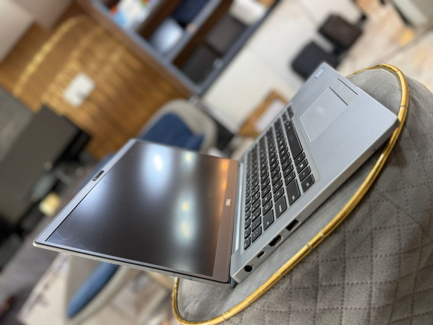Dell Latitude 7400 Metal i5 8th Generation 8GB RAM DDR4 256GB SSD NVME 14 FHD Display